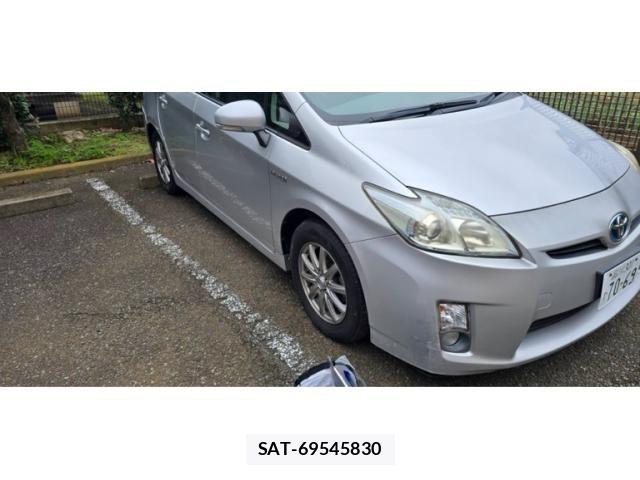 Toyota PRIUS 2010-04 8831176-23