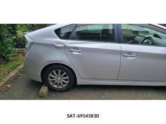 Toyota PRIUS 2010-04 8831176-24