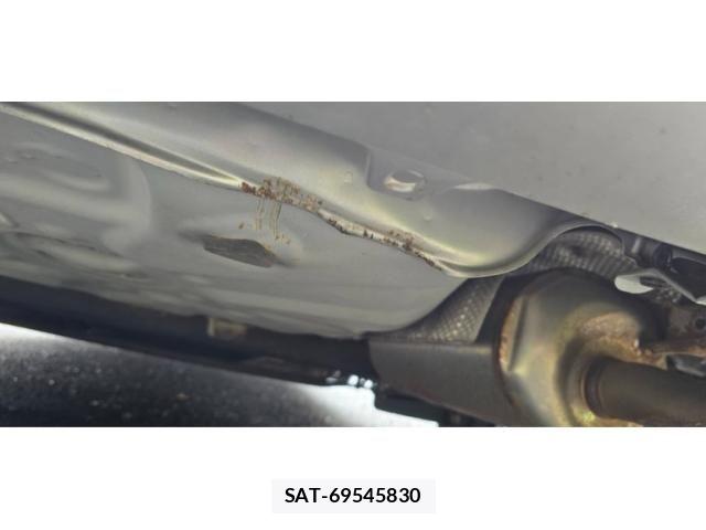 Toyota PRIUS 2010-04 8831176-27