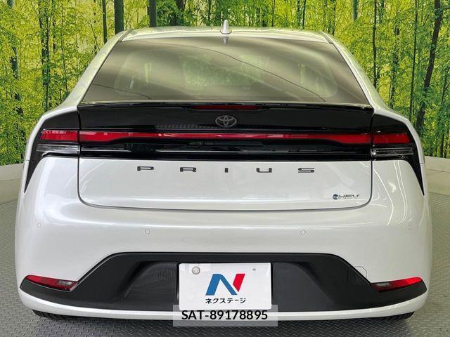 Toyota PRIUS 2024-08 8831110-15