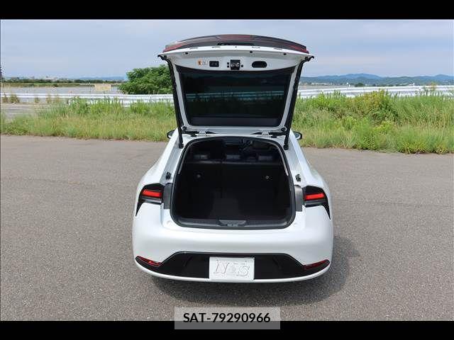 Toyota PRIUS 2023-12 8831093-20
