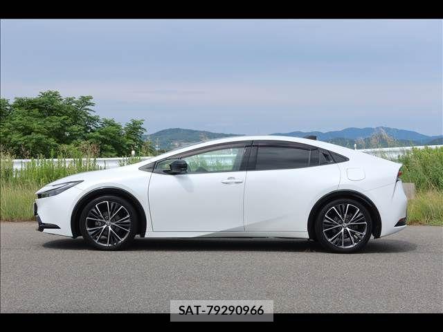 Toyota PRIUS 2023-12 8831093-2