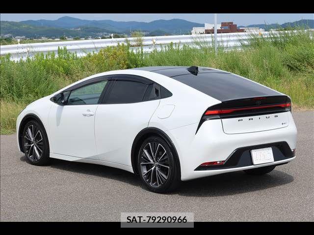 Toyota PRIUS 2023-12 8831093-3