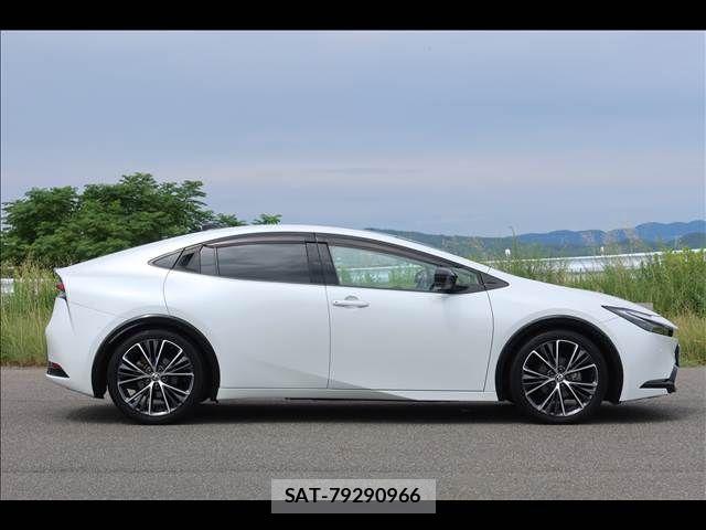 Toyota PRIUS 2023-12 8831093-6