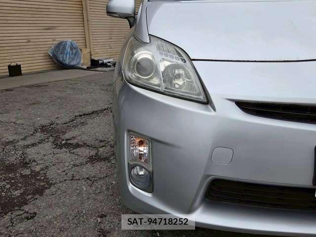 Toyota PRIUS 2010-06 8831168-12