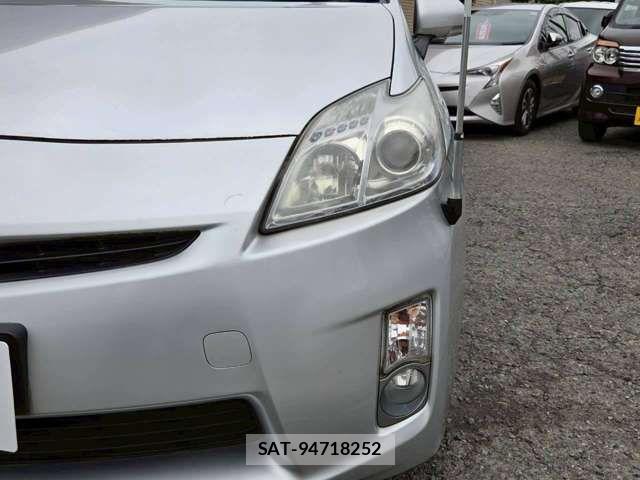 Toyota PRIUS 2010-06 8831168-13