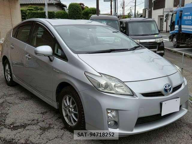 Toyota PRIUS 2010-06 8831168-6