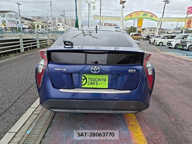 Toyota PRIUS 2016-04 8831133-9