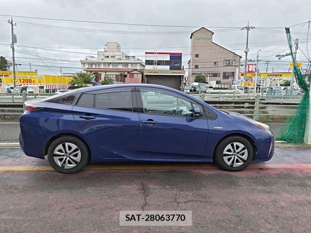 Toyota PRIUS 2016-04 8831133-10