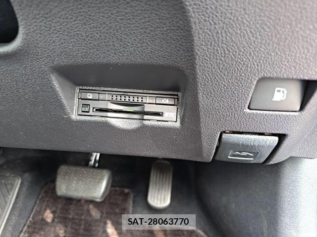 Toyota PRIUS 2016-04 8831133-17