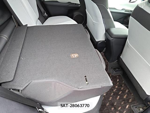 Toyota PRIUS 2016-04 8831133-21