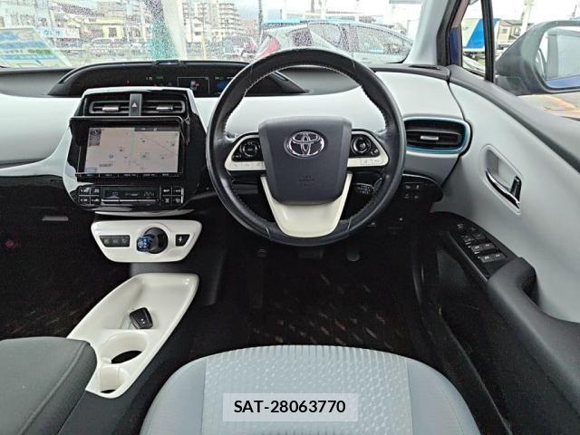 Toyota PRIUS 2016-04 8831133-2