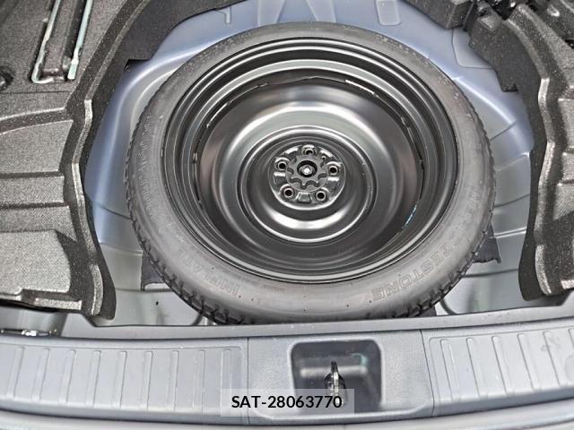 Toyota PRIUS 2016-04 8831133-29