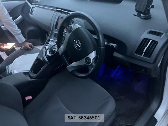 Toyota PRIUS 2009-11 8831185-14
