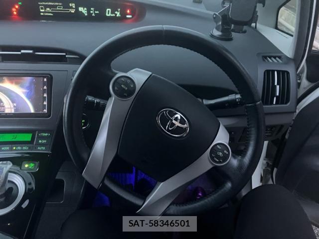 Toyota PRIUS 2009-11 8831185-17