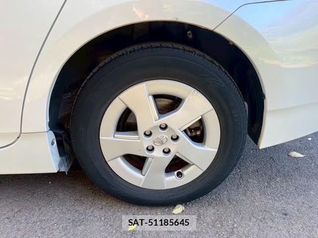 Toyota PRIUS 2010-08 8831172-12