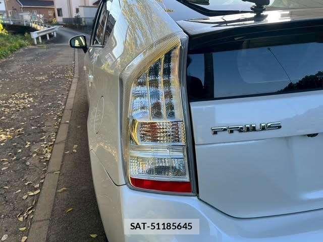 Toyota PRIUS 2010-08 8831172-17