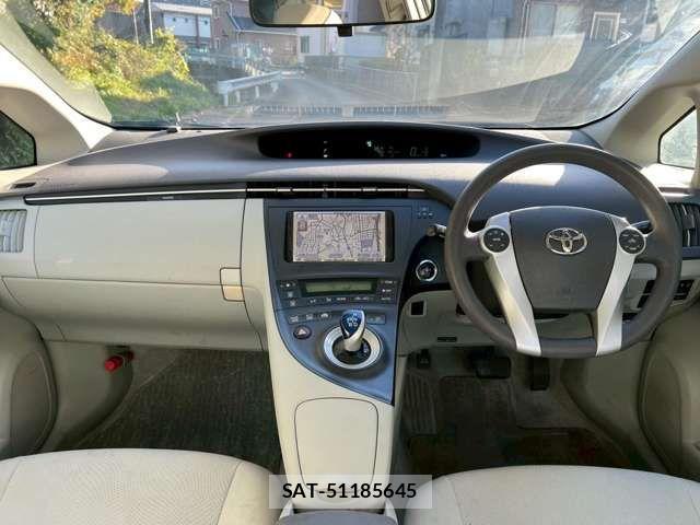 Toyota PRIUS 2010-08 8831172-19