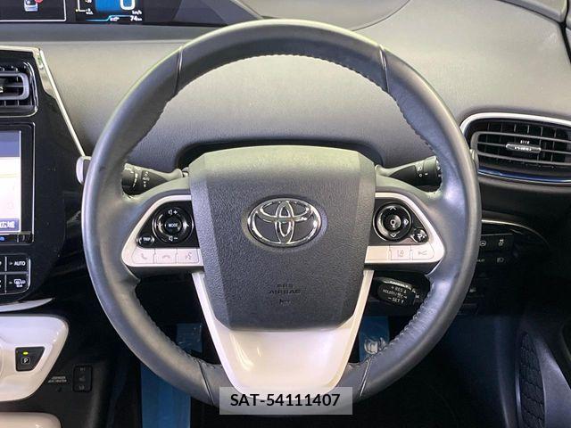 Toyota PRIUS 2016-04 8831118-11