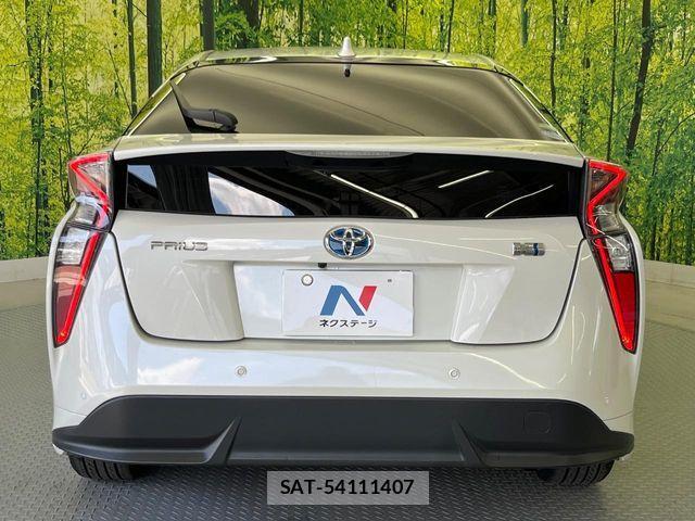 Toyota PRIUS 2016-04 8831118-15