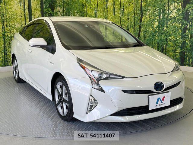 Toyota PRIUS 2016-04 8831118-16