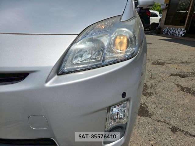 Toyota PRIUS 2011-08 8831175-13