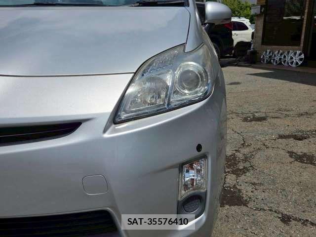 Toyota PRIUS 2011-08 8831175-15