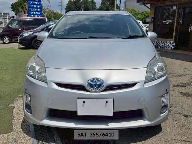 Toyota PRIUS 2011-08 8831175-2