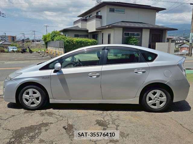 Toyota PRIUS 2011-08 8831175-5