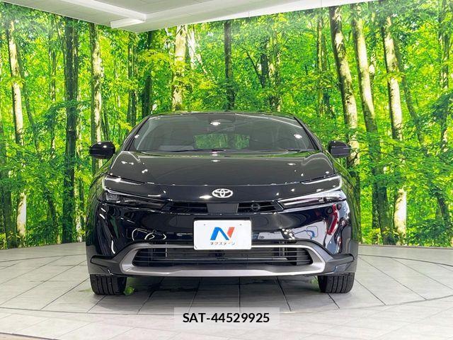 Toyota PRIUS 2025-09 8831102-13