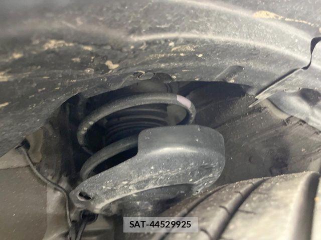 Toyota PRIUS 2025-09 8831102-19