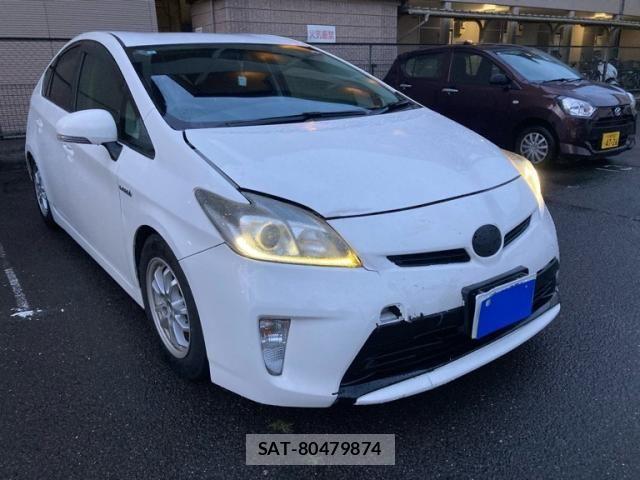 Toyota PRIUS 2013-06 8831187-1