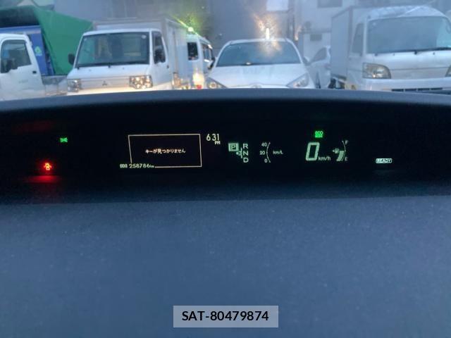 Toyota PRIUS 2013-06 8831187-20