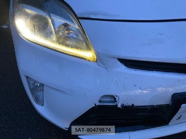 Toyota PRIUS 2013-06 8831187-21