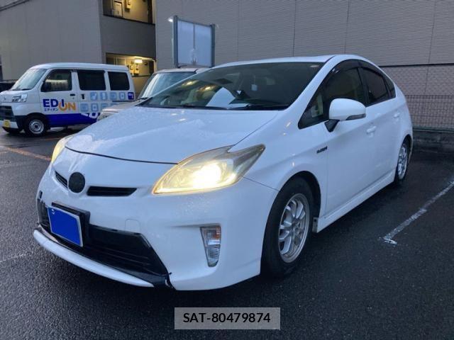 Toyota PRIUS 2013-06 8831187-2