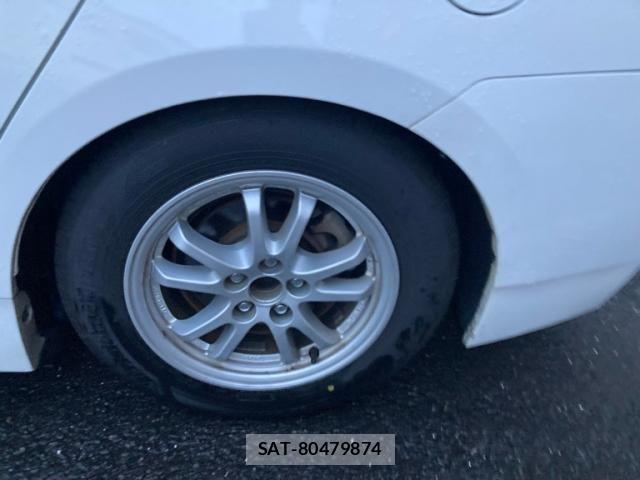 Toyota PRIUS 2013-06 8831187-6