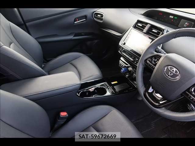 Toyota PRIUS 2021-08 8831103-12