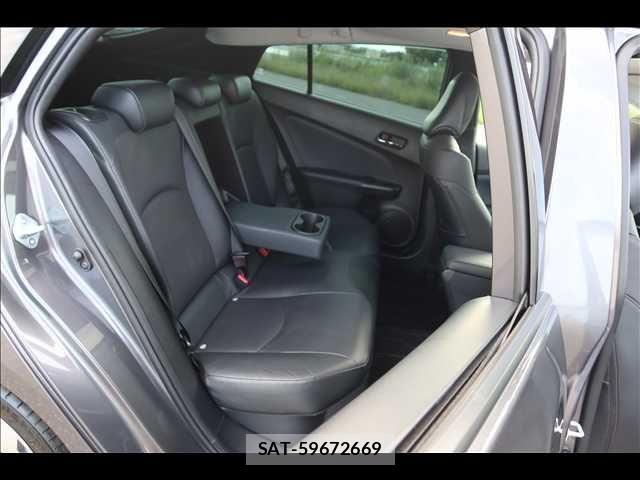 Toyota PRIUS 2021-08 8831103-15