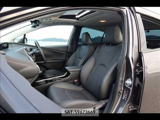 Toyota PRIUS 2021-08 8831103-16