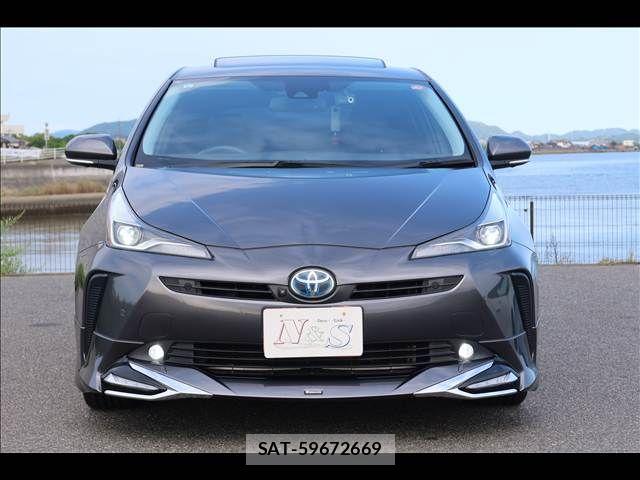 Toyota PRIUS 2021-08 8831103-1