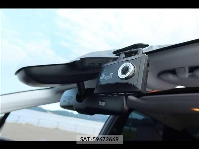 Toyota PRIUS 2021-08 8831103-23