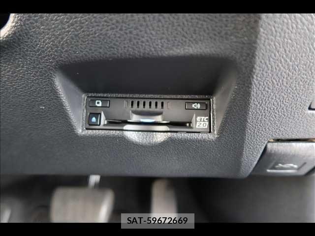 Toyota PRIUS 2021-08 8831103-28