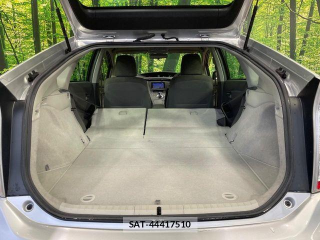 Toyota PRIUS 2012-01 8831160-9