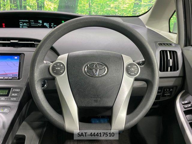 Toyota PRIUS 2012-01 8831160-10