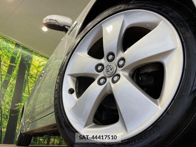 Toyota PRIUS 2012-01 8831160-12