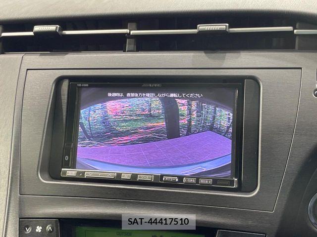 Toyota PRIUS 2012-01 8831160-3