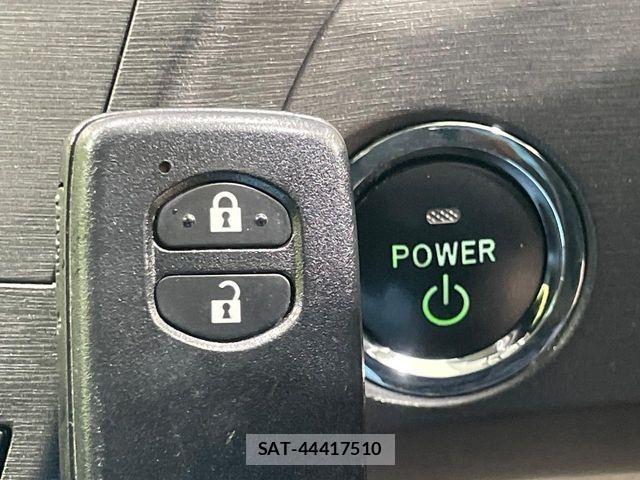 Toyota PRIUS 2012-01 8831160-5