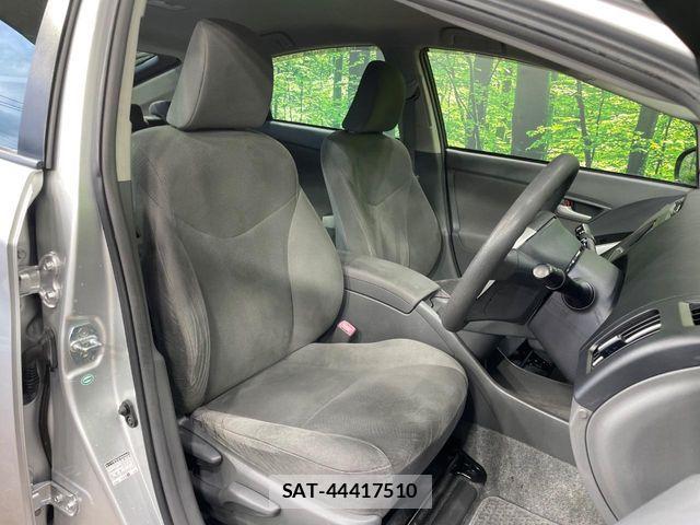Toyota PRIUS 2012-01 8831160-7
