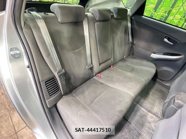 Toyota PRIUS 2012-01 8831160-8