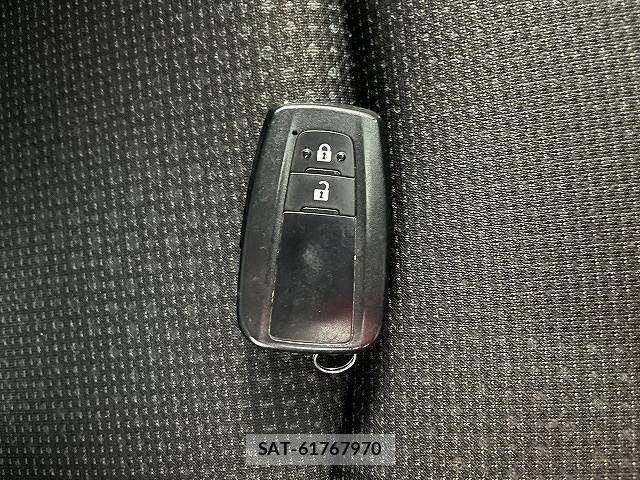 Toyota PRIUS 2021-02 8831123-10